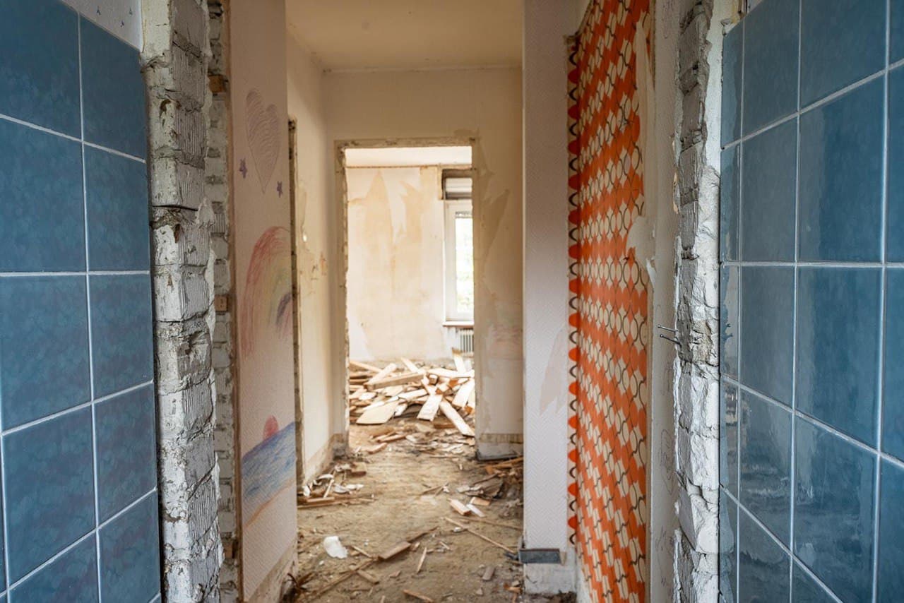 Flur nach Entrümpelung und Rückbau