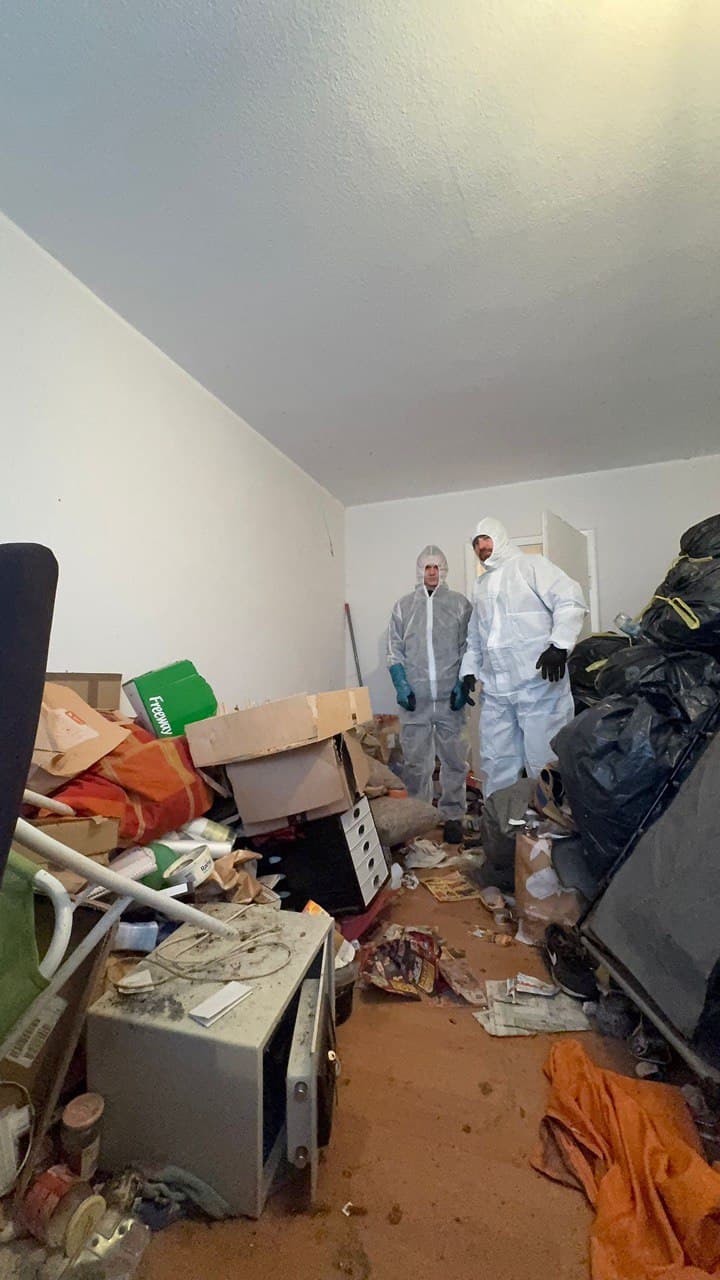 Messie-Wohnung — 2 Zimmer — Bild 2